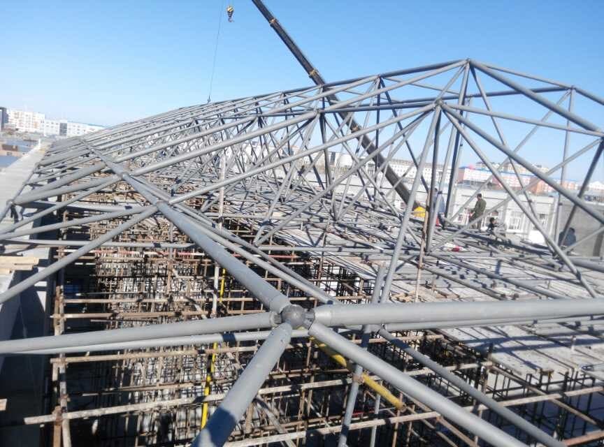 开封商贸城屋顶网架工程