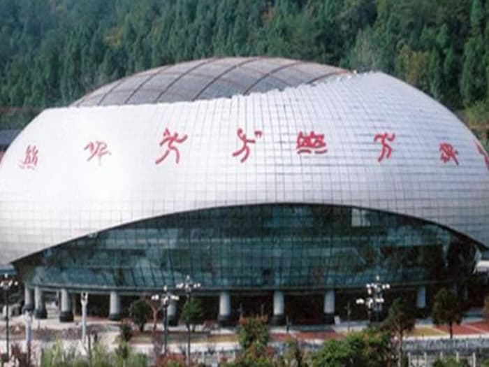 开封体育中心球形网架加工安装